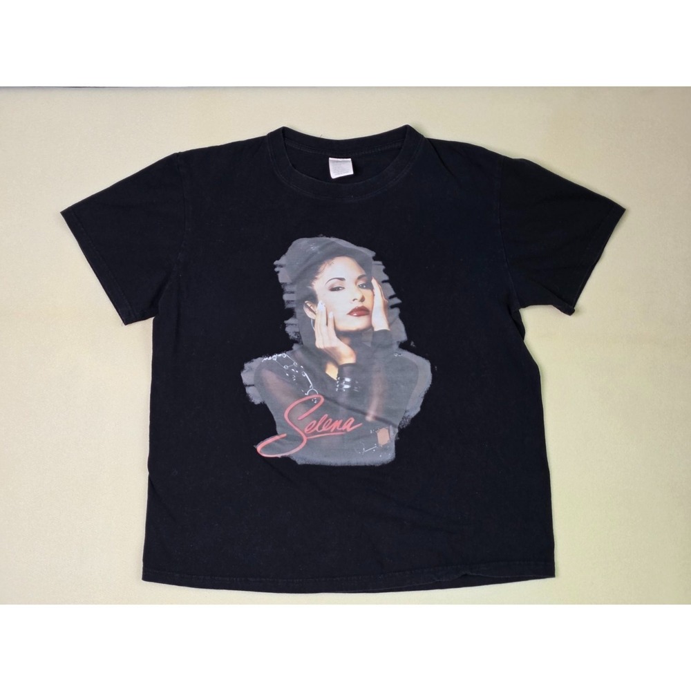 Selena Quintanilla Women's T-Shirt Size M Black Cotton Short Sleeve Graphic Band